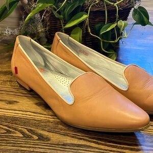 Women’s size 9.5 Marc Joseph brown leather loafer flats